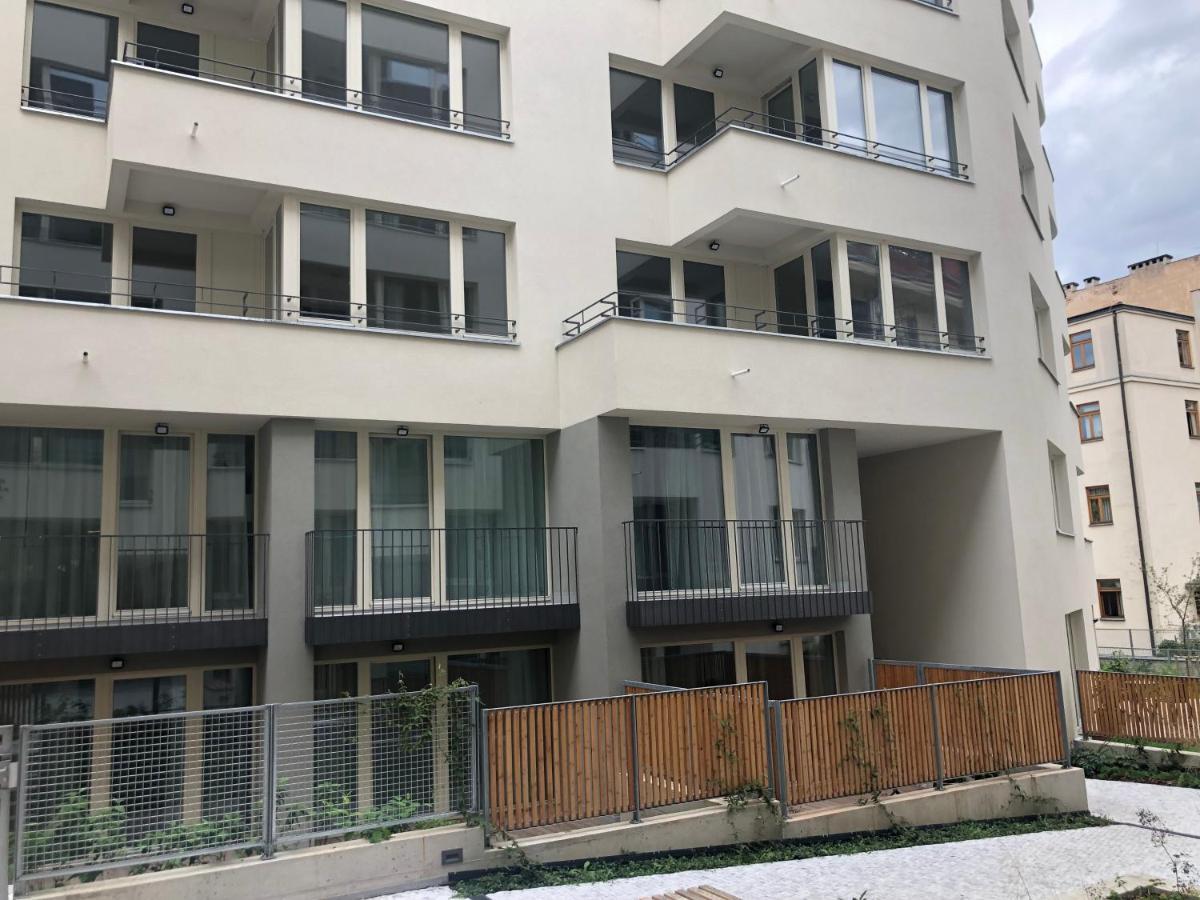Apartment Terrace *